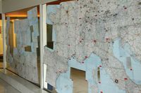 Barbara Christin, Europakarte, montiert aus den Seiten eines Autostrassenatlas für die virtuelle Stadt, Installation, Kunstsommer Siegen 2018